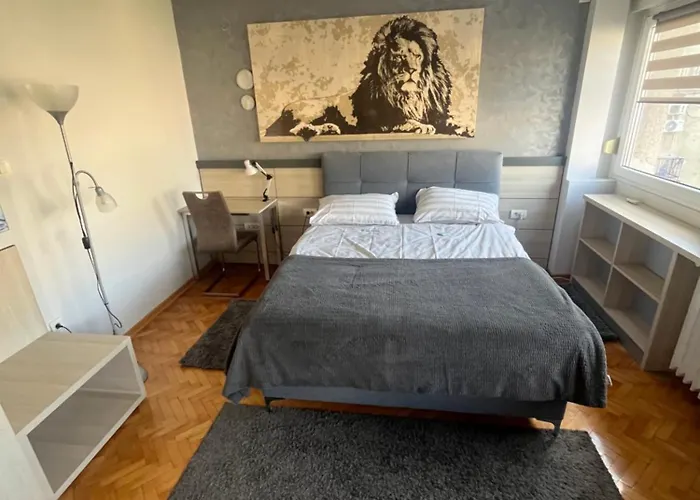 Leo Central Apartment